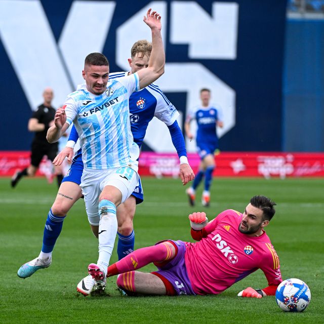 Sporna situacija iz 26. minute. Foto: Marko Lukunic/PIXSELL